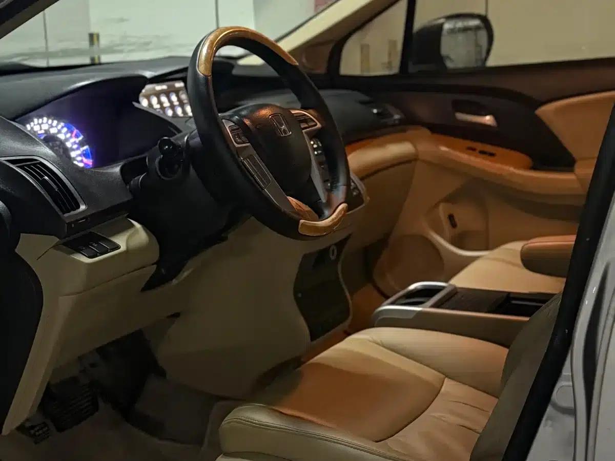 2011 Honda Odyssey 2.4L Luxury Edition — миниатюра 7