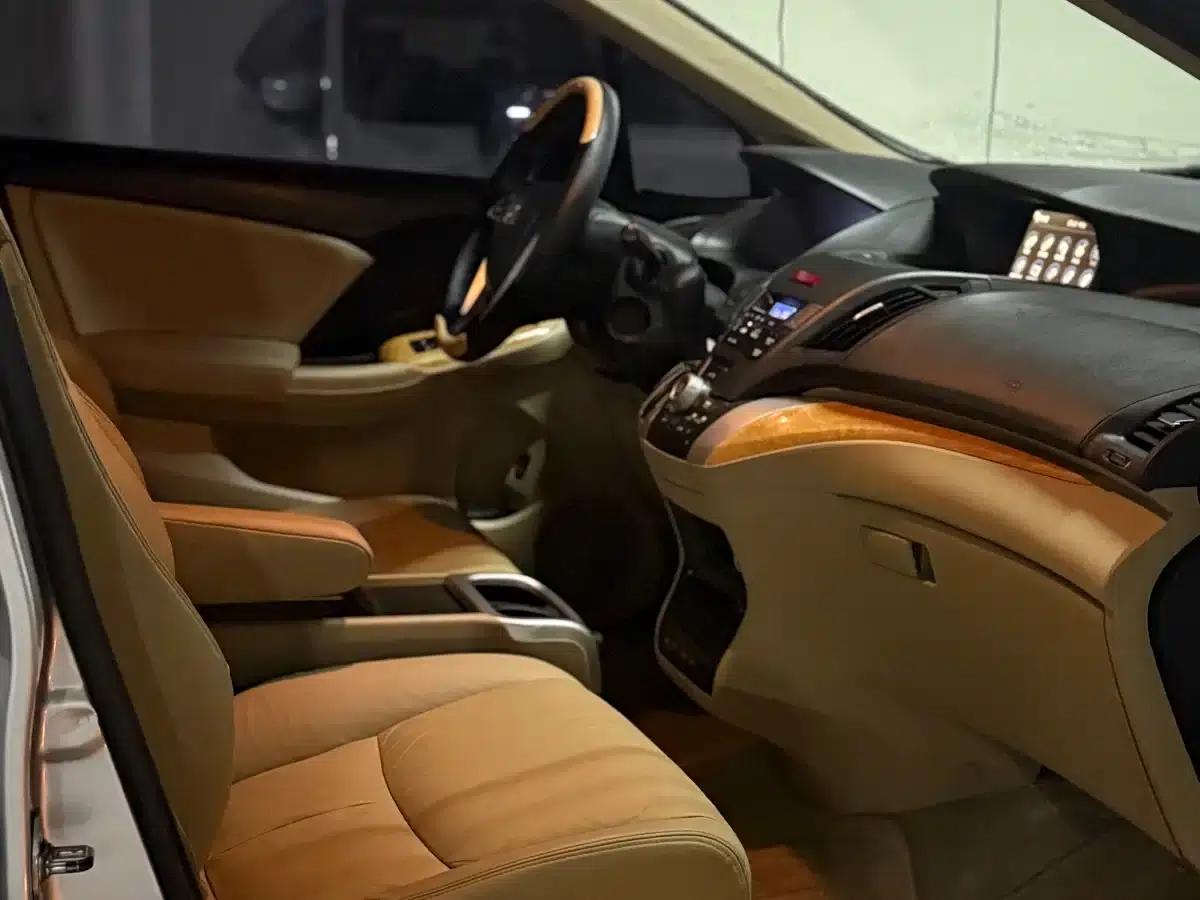 2011 Honda Odyssey 2.4L Luxury Edition — миниатюра 8