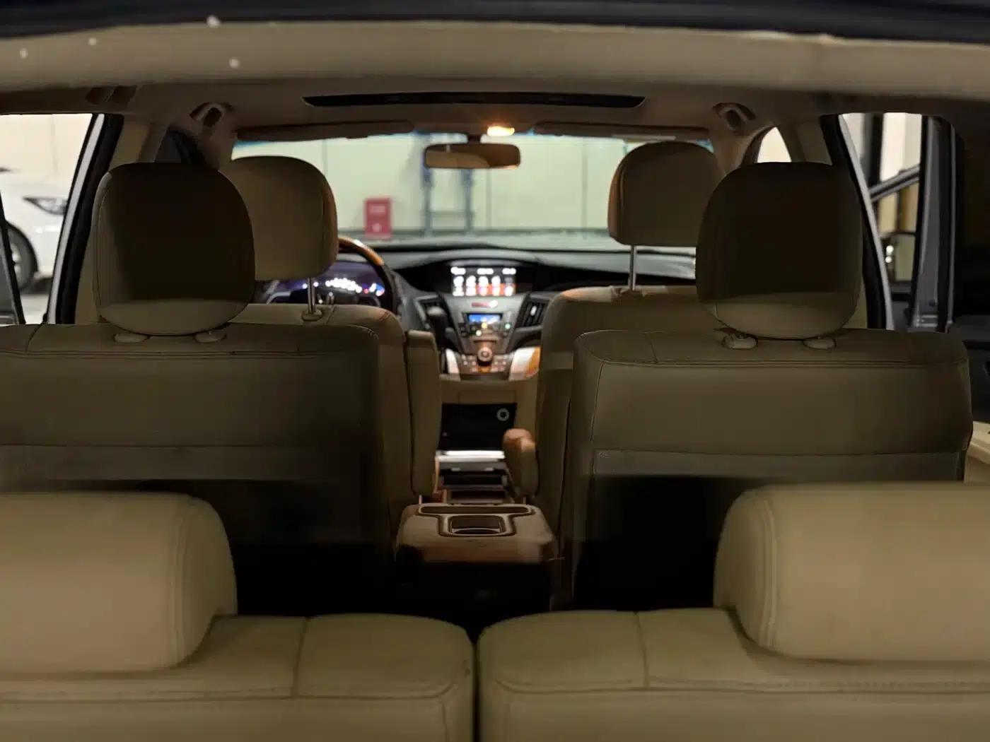 2011 Honda Odyssey 2.4L Luxury Edition — миниатюра 10
