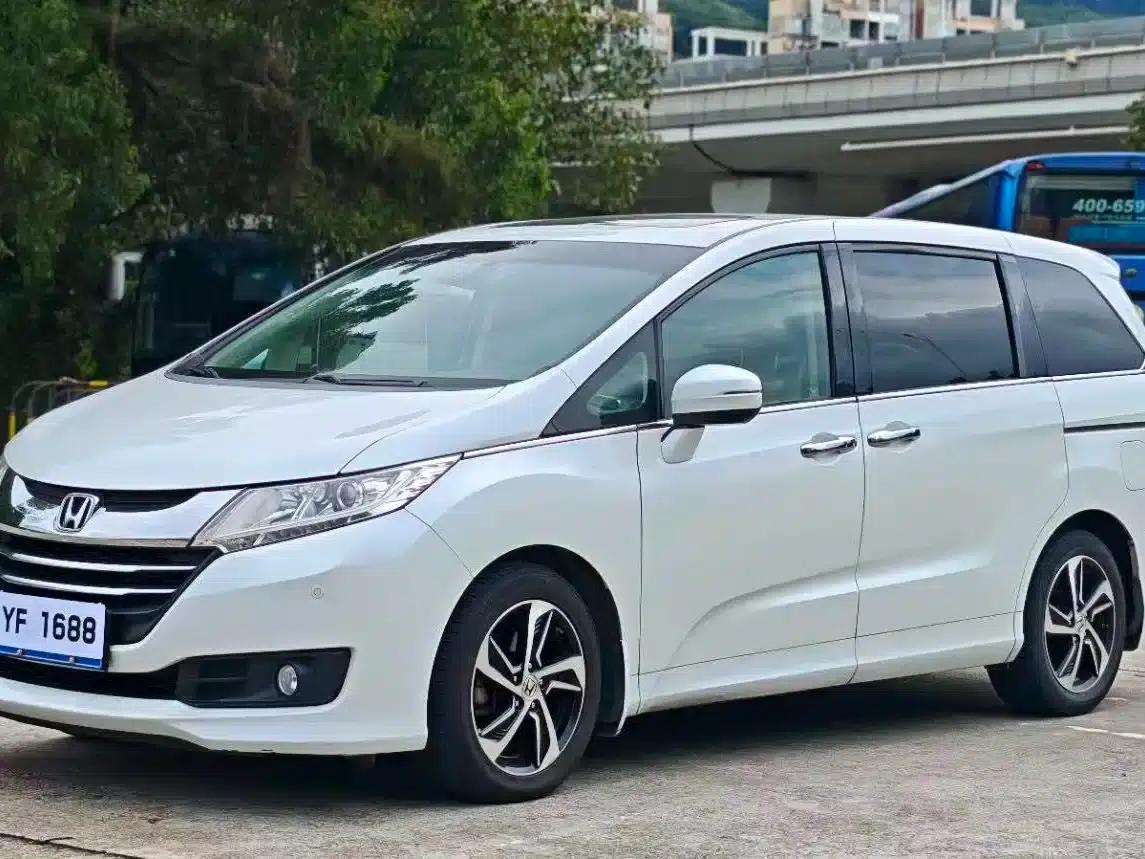 2015 Odyssey 2.4L Luxury Edition — миниатюра 1