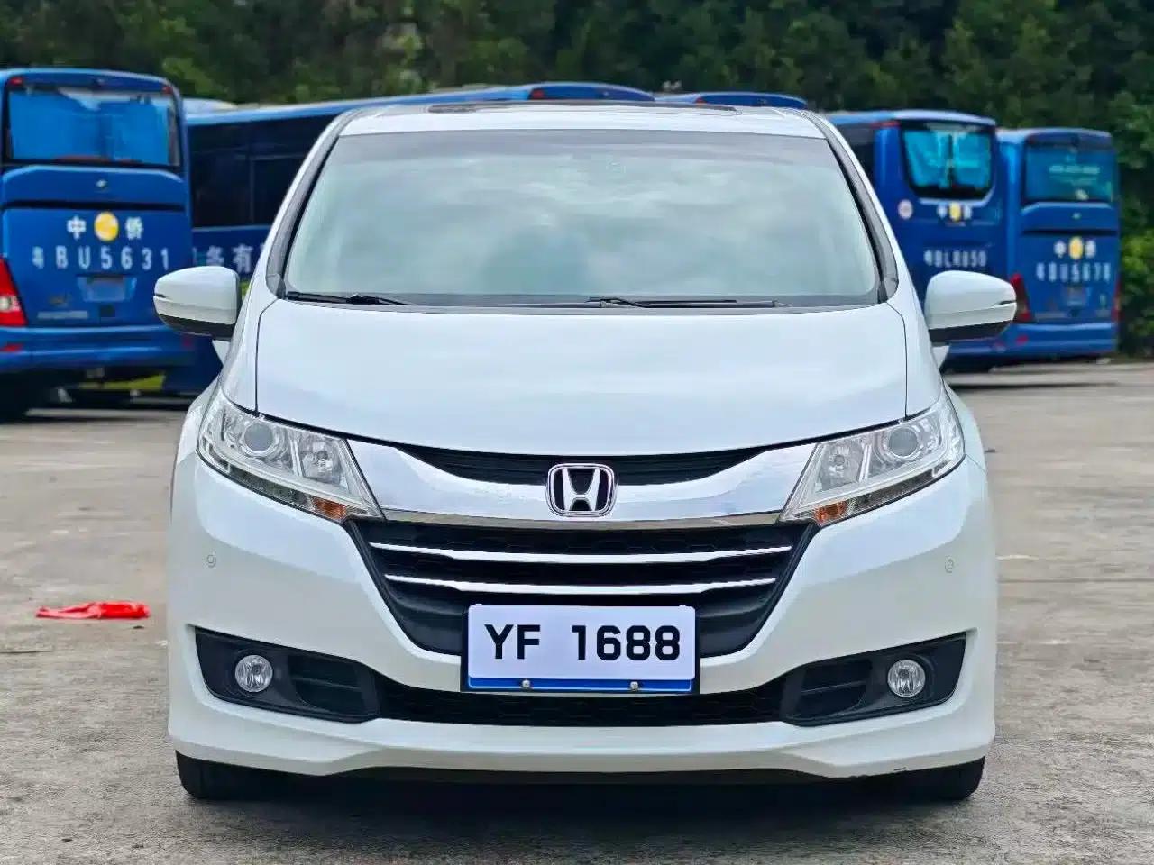 2015 Odyssey 2.4L Luxury Edition — миниатюра 2