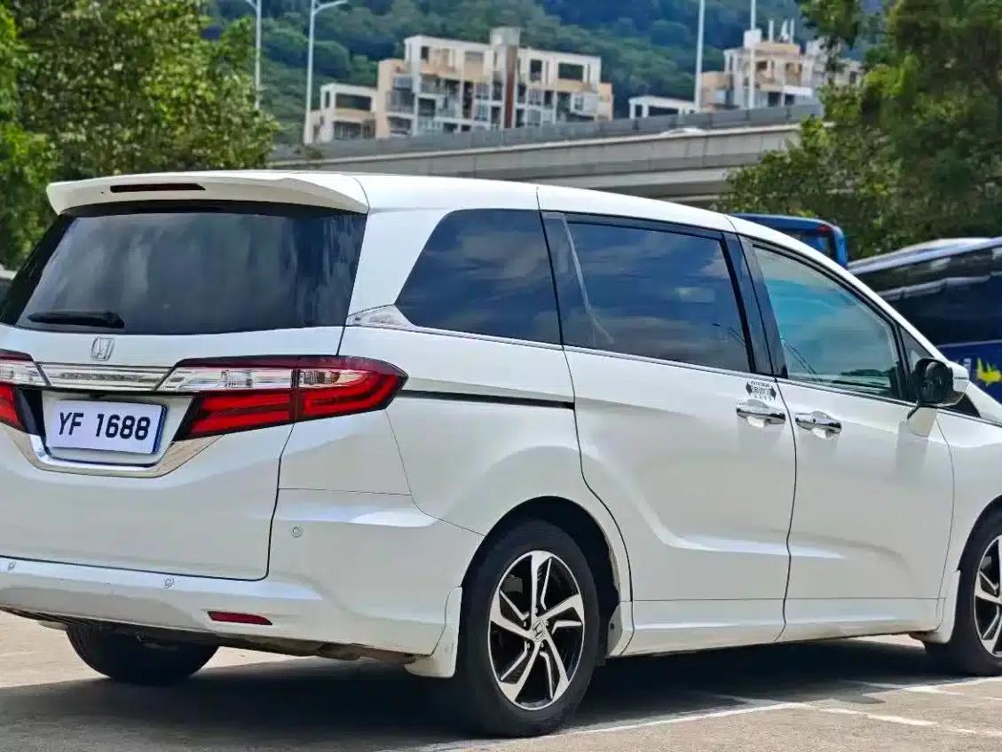 2015 Odyssey 2.4L Luxury Edition — миниатюра 15