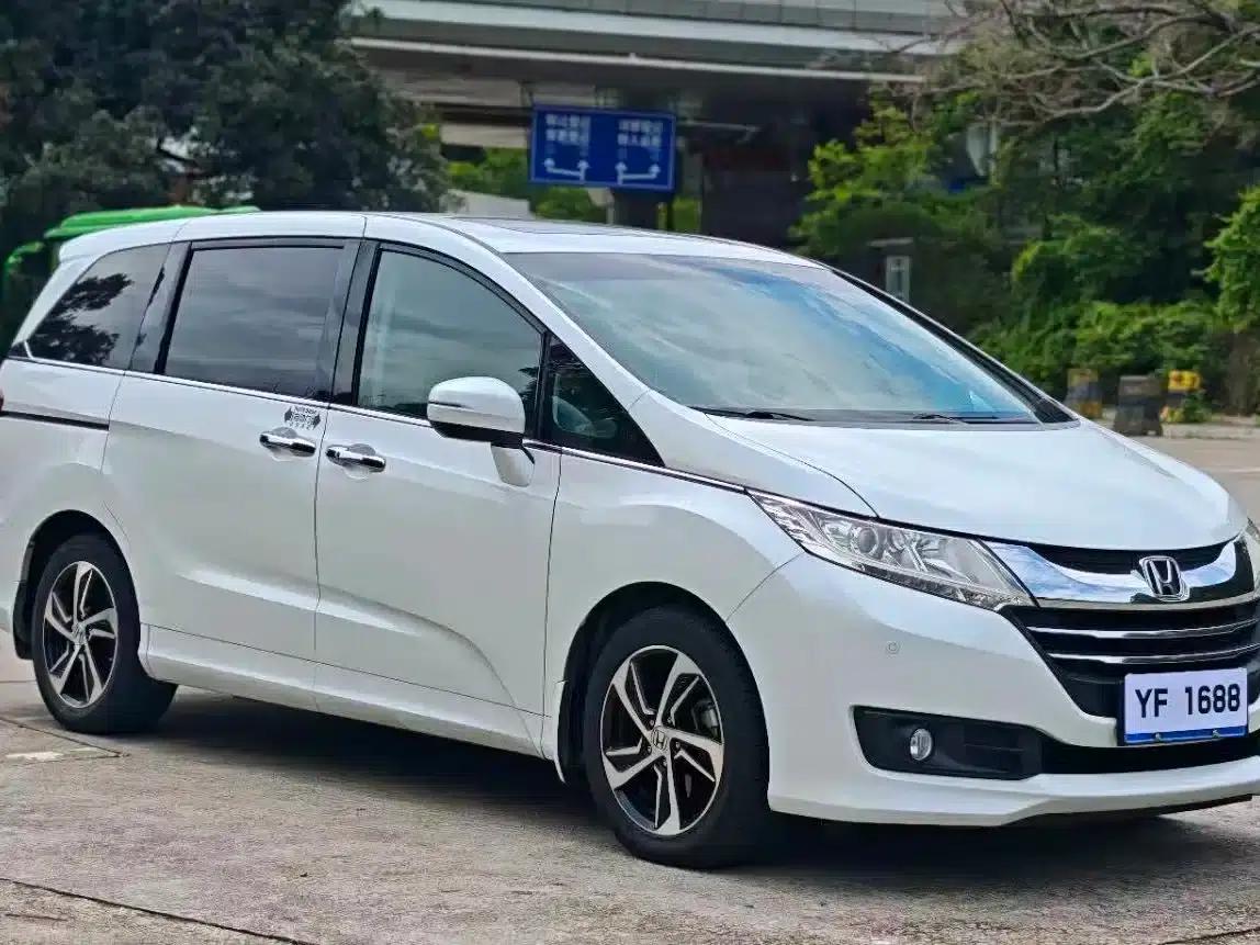 2015 Odyssey 2.4L Luxury Edition — миниатюра 3