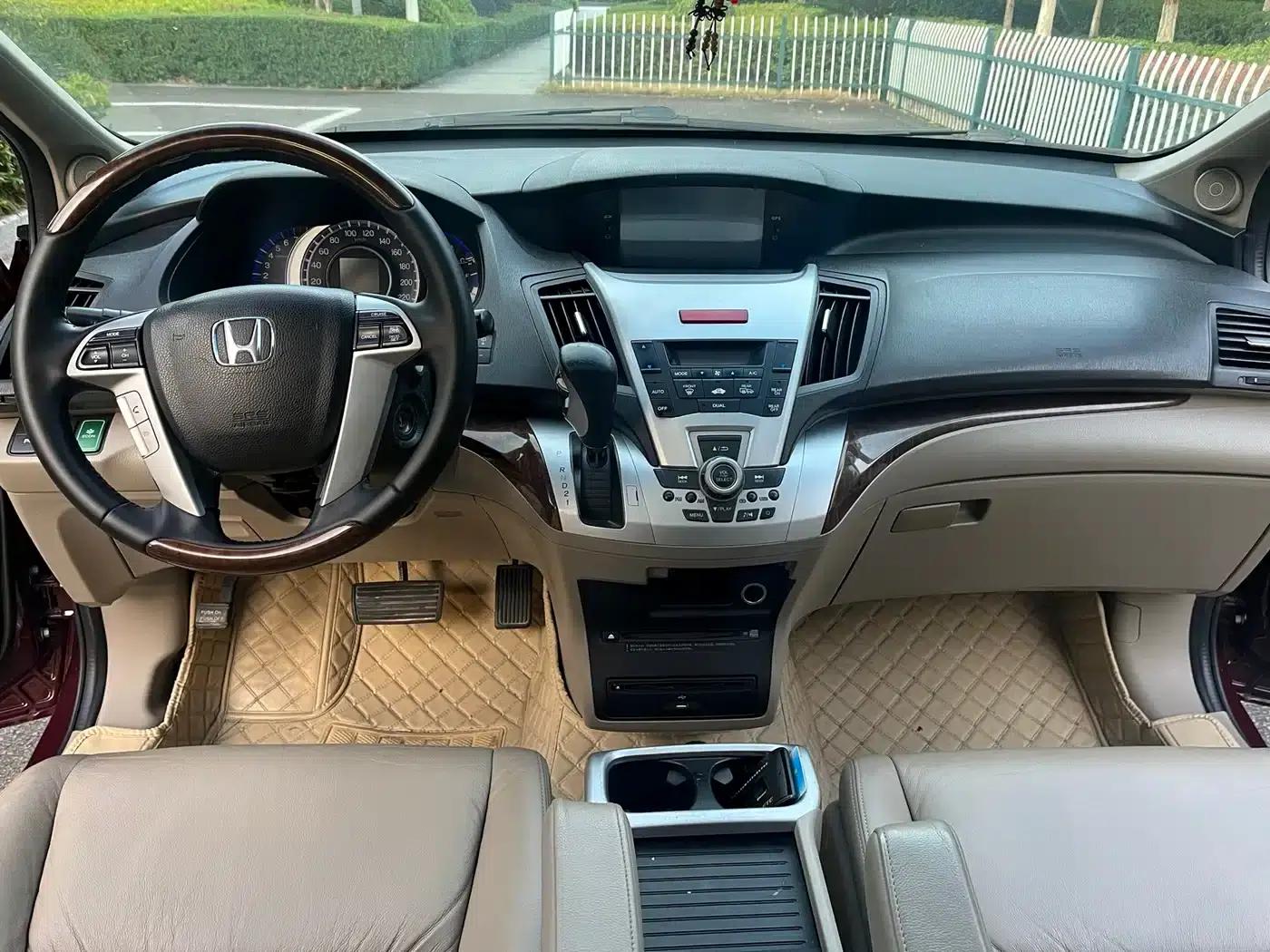 2013 Odyssey 2.4L Luxury Edition — миниатюра 4