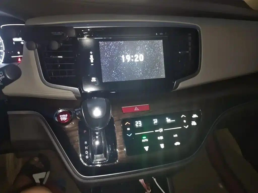 2017 Odyssey 2.4L Luxury Edition — миниатюра 6