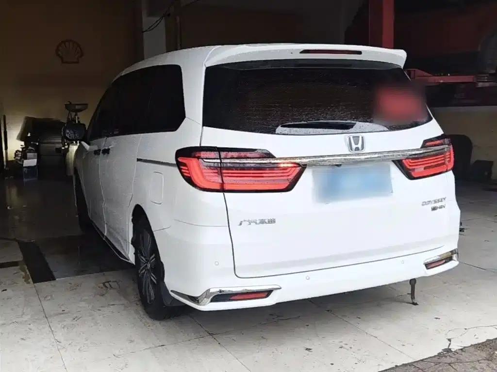 Odyssey 2022 2.0L e:HEV Elite Edition — миниатюра 5
