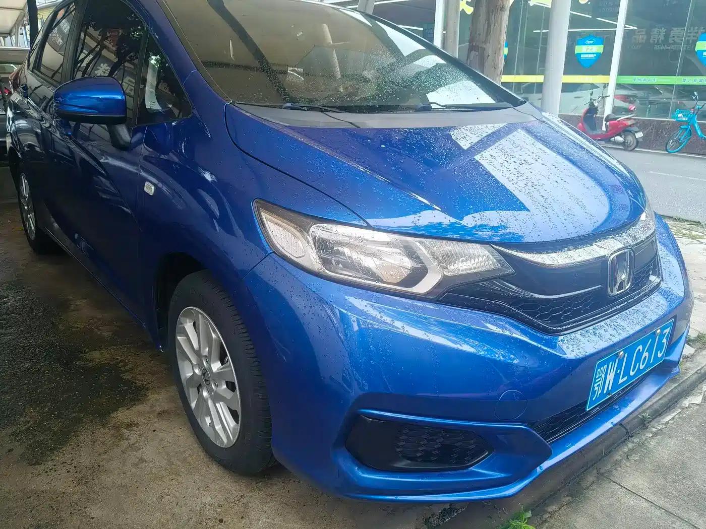 Honda Fit 2018 1.5L CVT Comfort Sunroof Edition — миниатюра 2