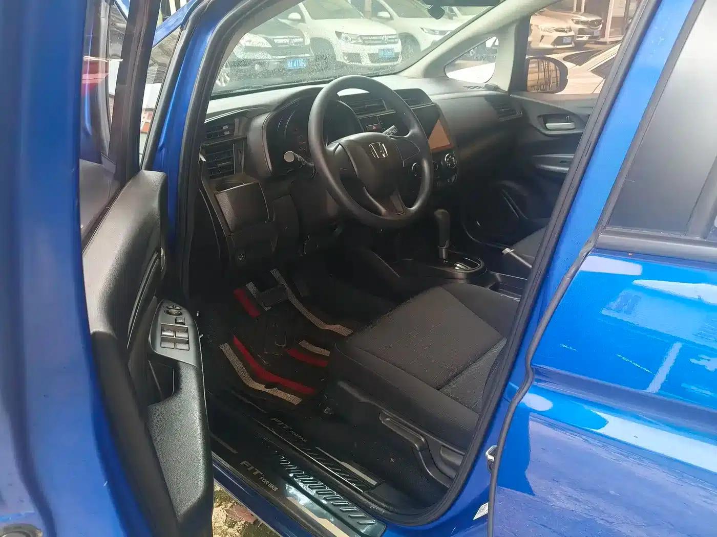 Honda Fit 2018 1.5L CVT Comfort Sunroof Edition — миниатюра 4