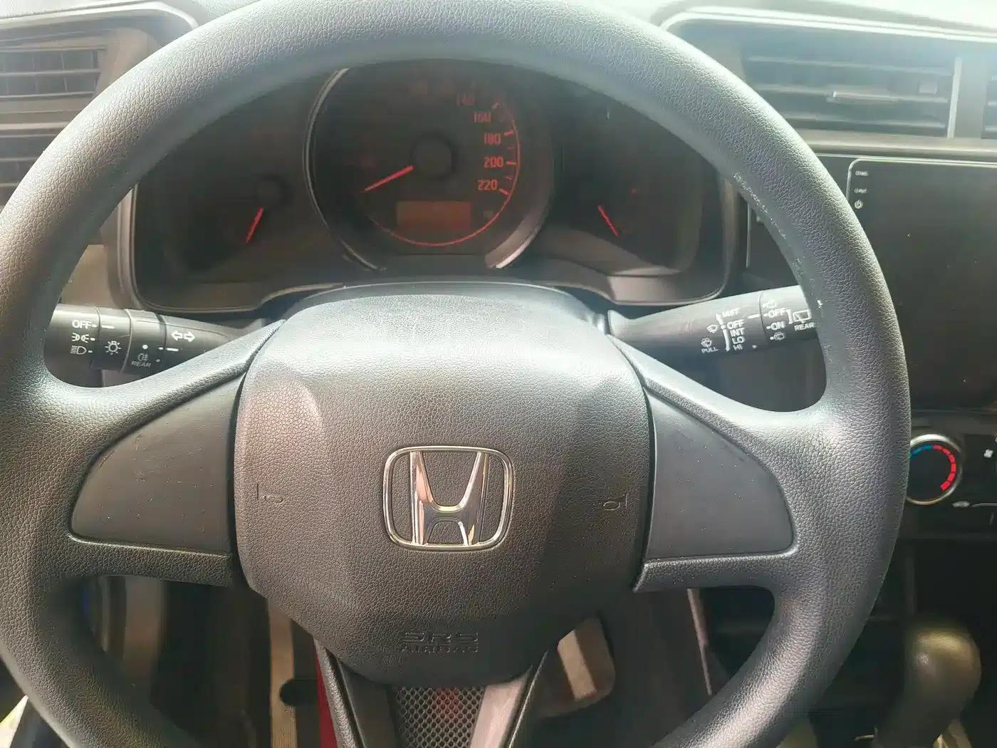Honda Fit 2018 1.5L CVT Comfort Sunroof Edition — миниатюра 6
