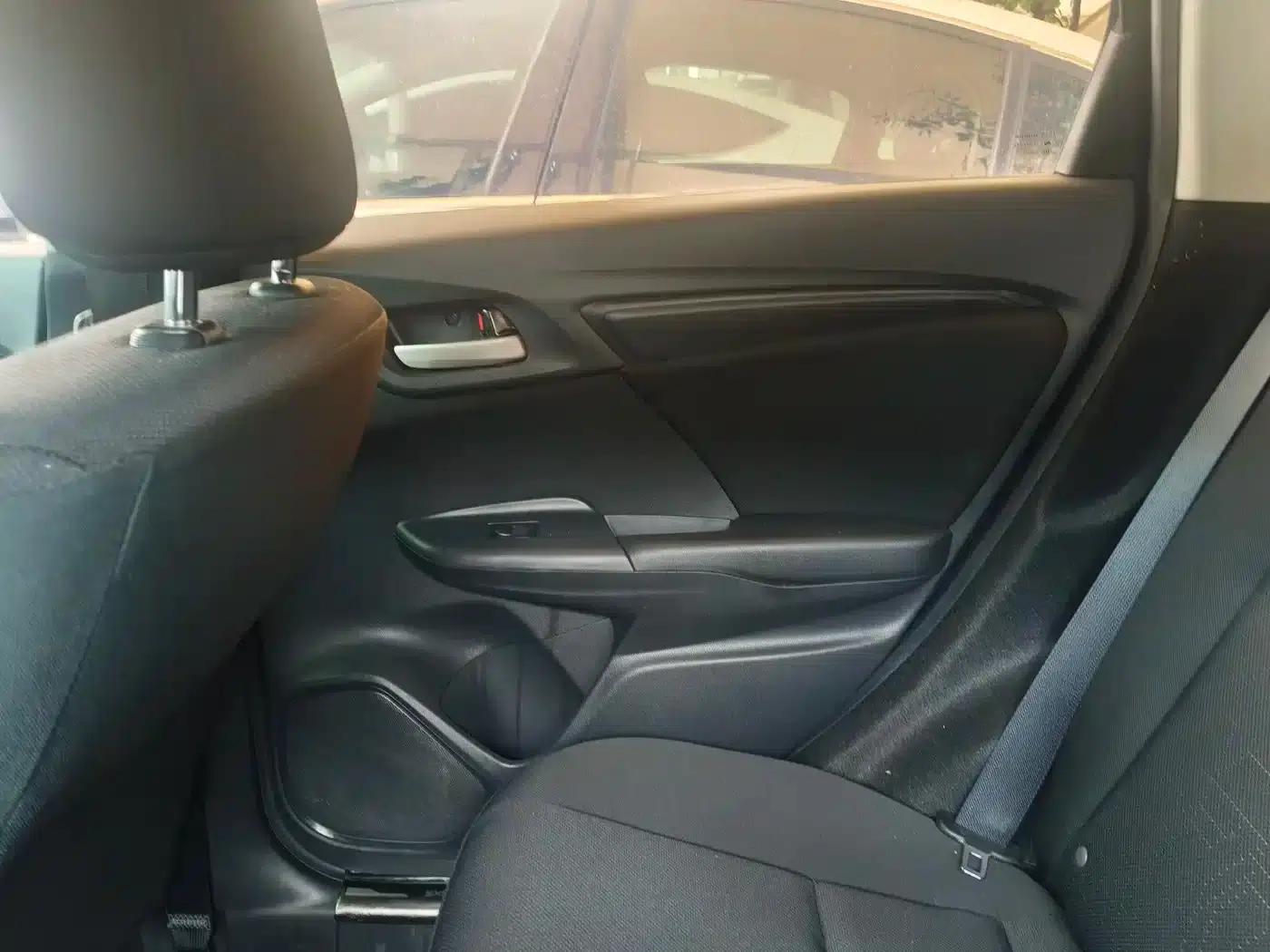 Honda Fit 2018 1.5L CVT Comfort Sunroof Edition — миниатюра 10