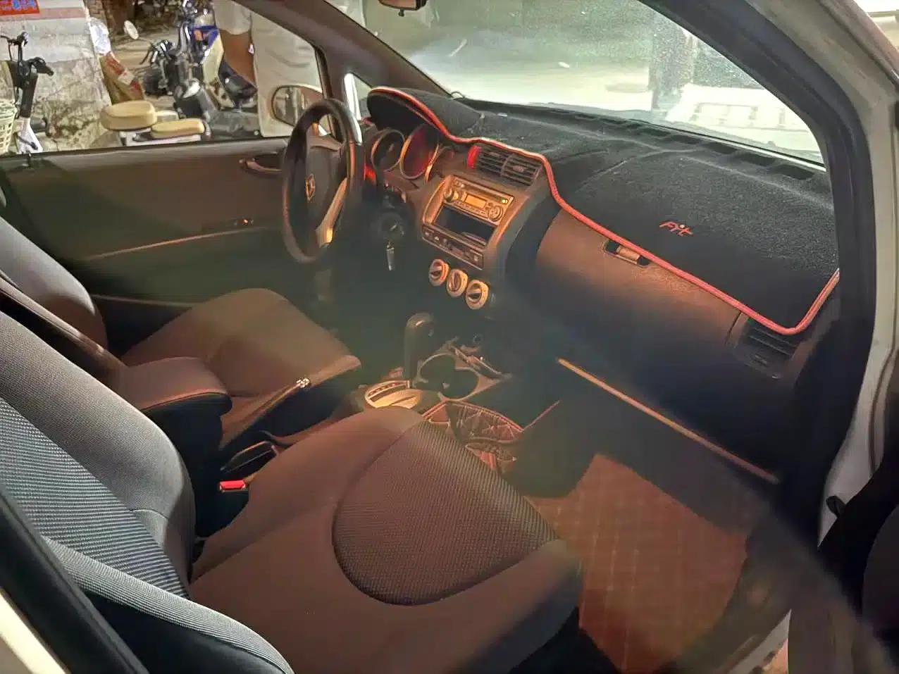 Honda Fit 2004 1.5L CVT — миниатюра 4