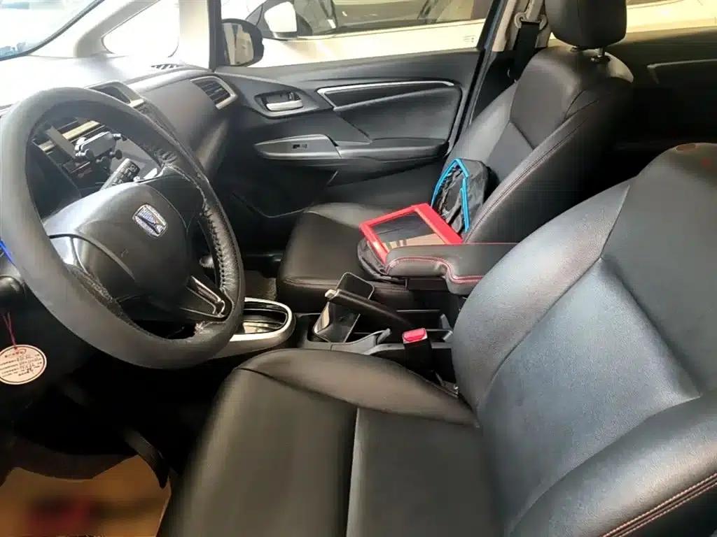 Honda Fit 2018 1.5L CVT Sport+ Edition — миниатюра 15