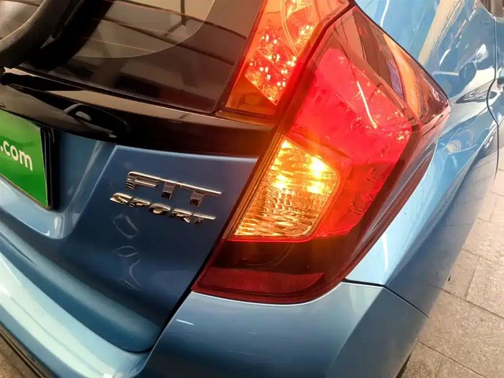 Honda Fit 2018 1.5L CVT Sport+ Edition — миниатюра 8
