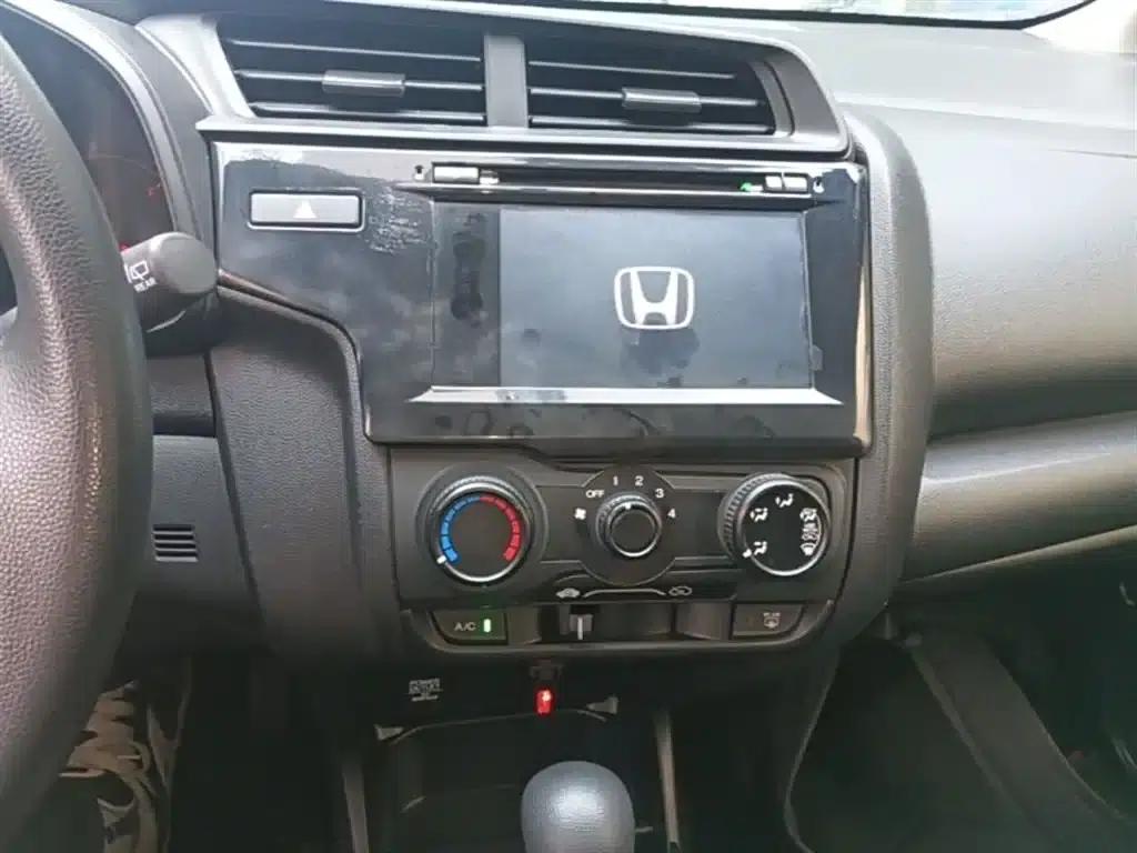 Honda Fit 2018 1.5L CVT Comfort Edition — миниатюра 13