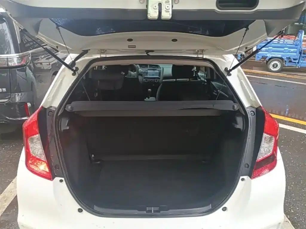 Honda Fit 2018 1.5L CVT Comfort Edition — миниатюра 19