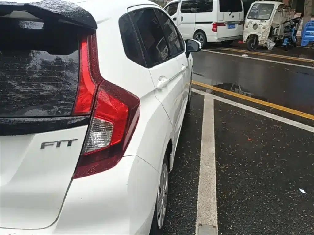 Honda Fit 2018 1.5L CVT Comfort Edition — миниатюра 8
