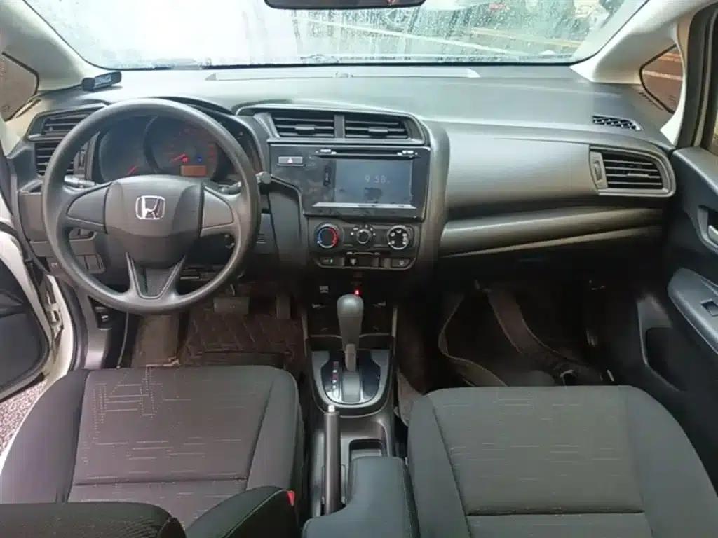 Honda Fit 2018 1.5L CVT Comfort Edition — миниатюра 10