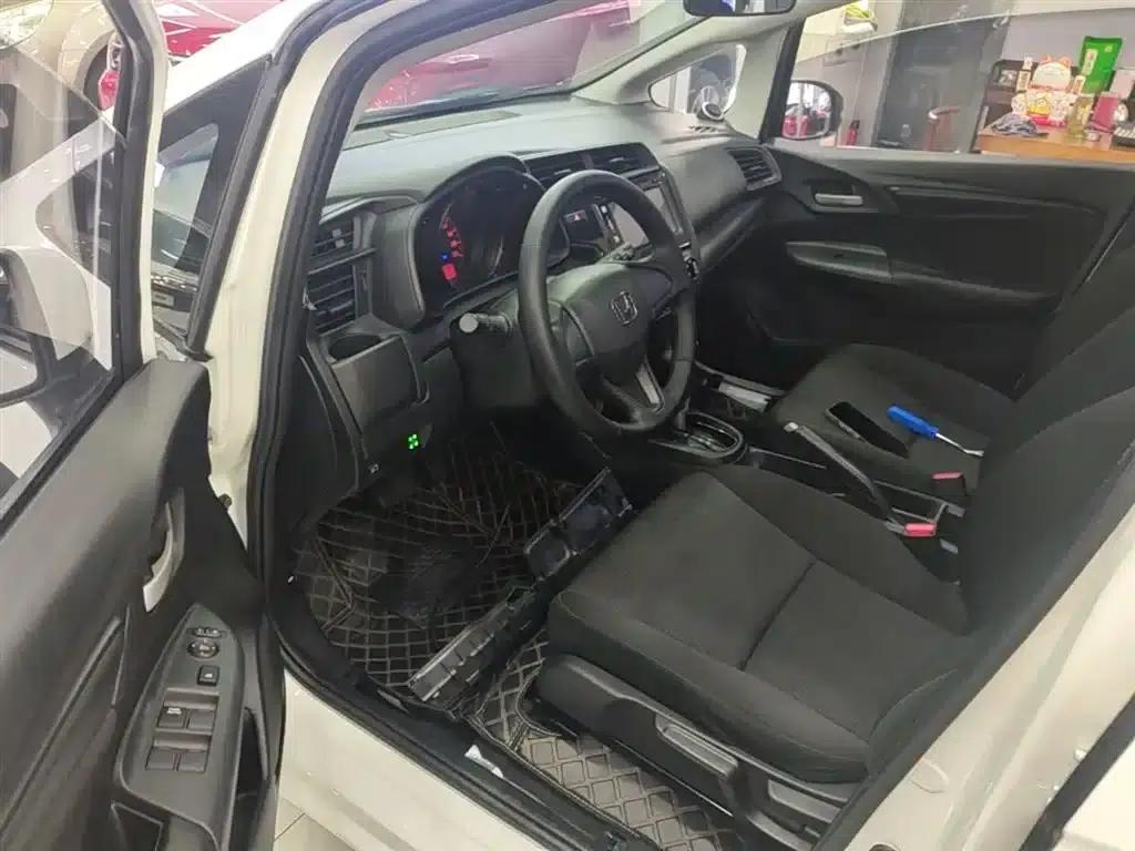 Honda Fit 2018 1.5L CVT Comfort Edition — миниатюра 16
