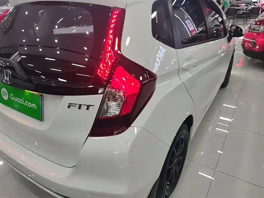 Honda Fit 2018 1.5L CVT Comfort Edition — миниатюра 8