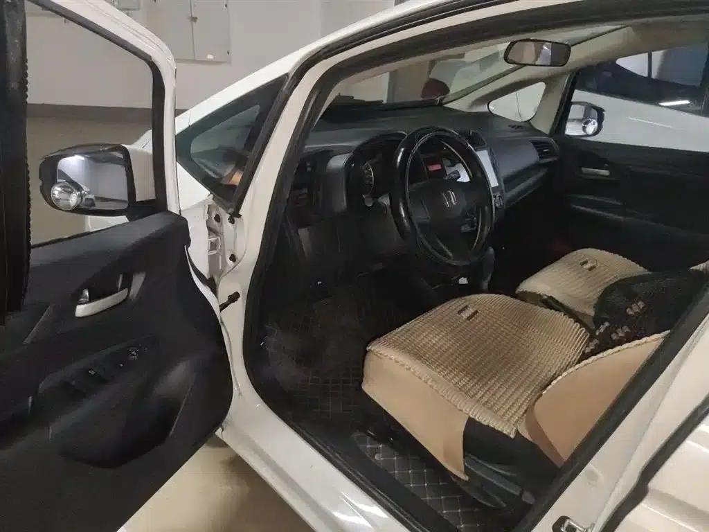 Honda Fit 2016 1.5L LXS CVT Comfort Sunroof Edition — миниатюра 13