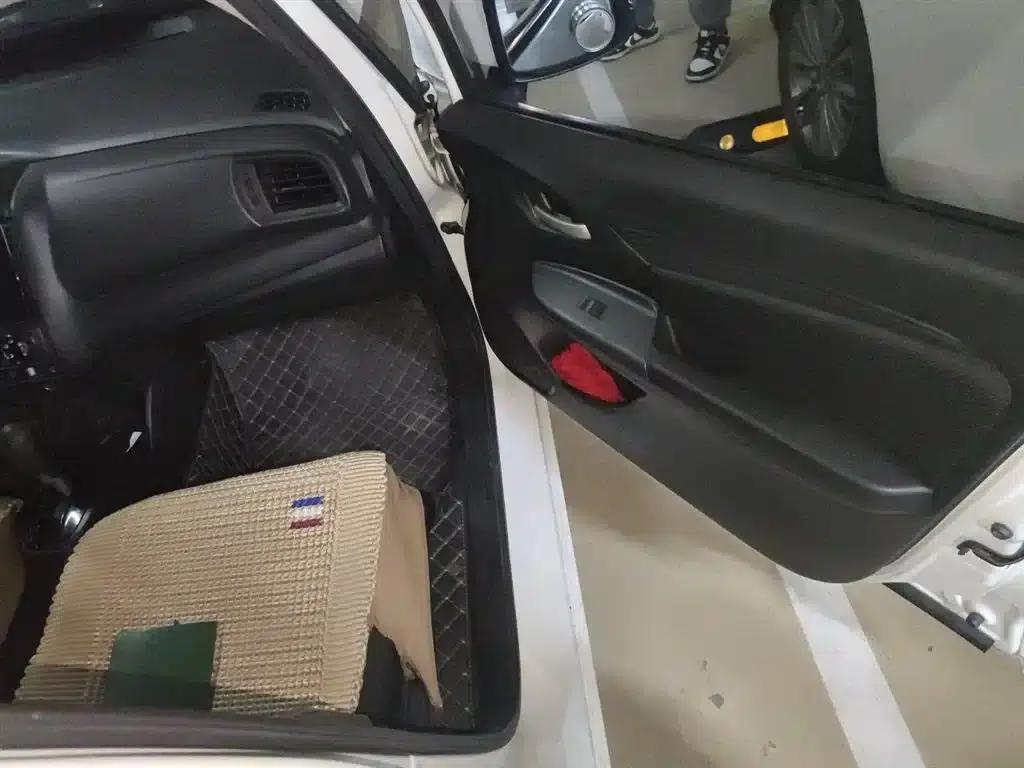 Honda Fit 2016 1.5L LXS CVT Comfort Sunroof Edition — миниатюра 22