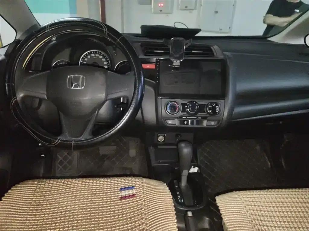 Honda Fit 2016 1.5L LXS CVT Comfort Sunroof Edition — миниатюра 6
