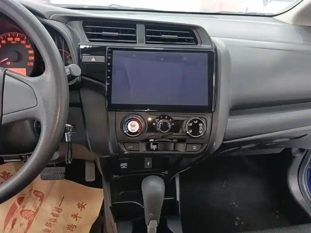 Honda Fit 2018 1.5L CVT Comfort Edition — миниатюра 13