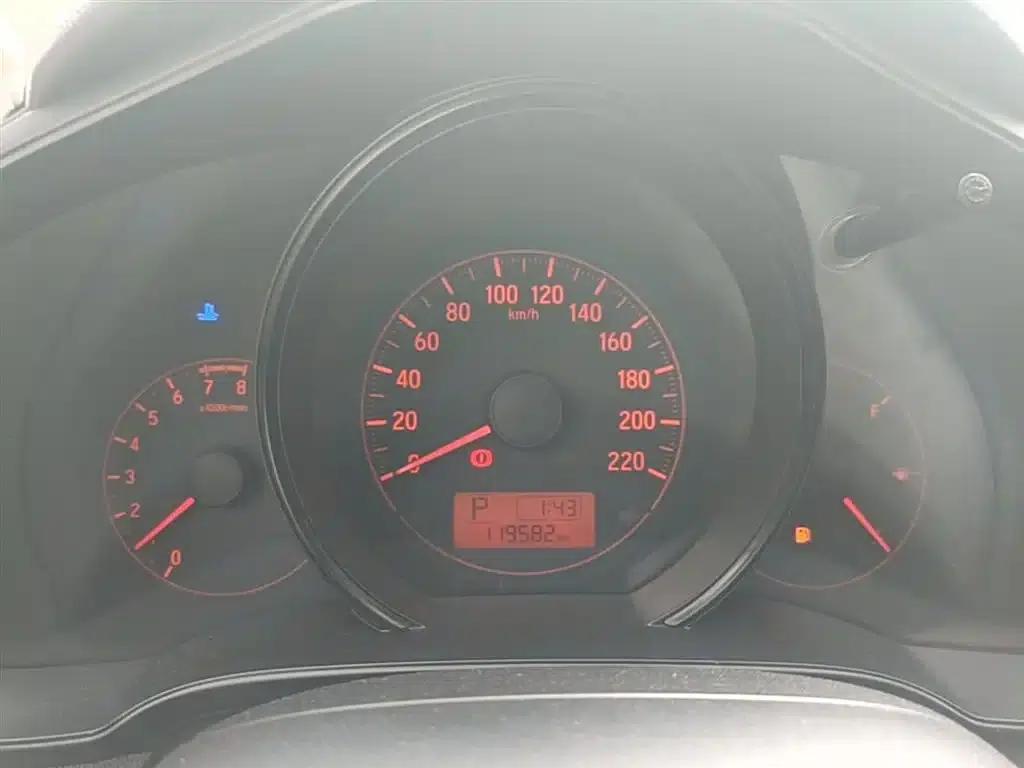 Honda Fit 2018 1.5L CVT Comfort Sunroof Edition — миниатюра 12