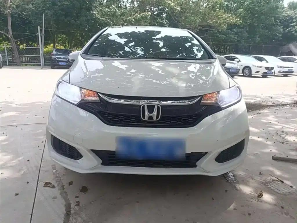 Honda Fit 2018 1.5L CVT Comfort Sunroof Edition — миниатюра 3