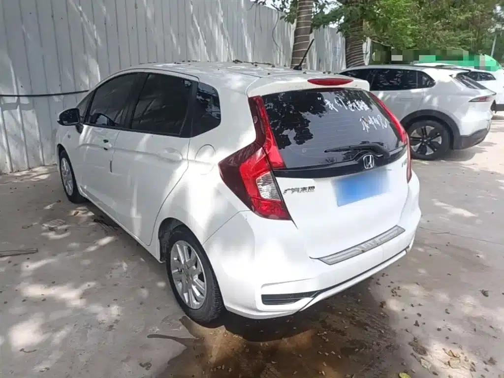Honda Fit 2018 1.5L CVT Comfort Sunroof Edition — миниатюра 5