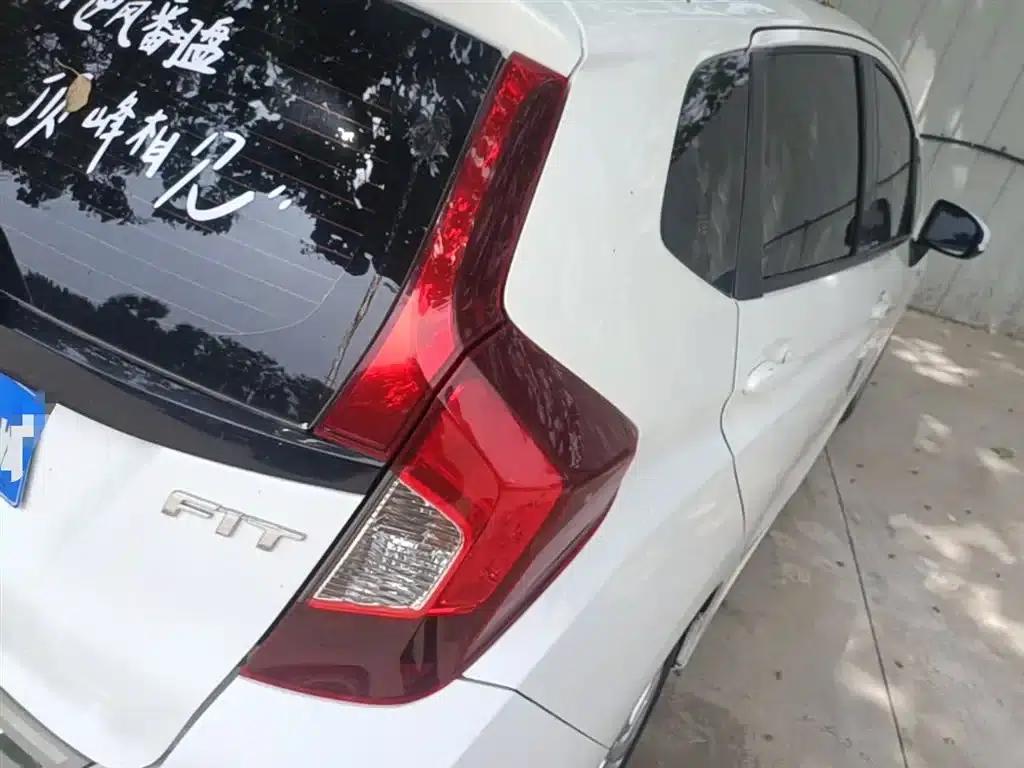 Honda Fit 2018 1.5L CVT Comfort Sunroof Edition — миниатюра 8