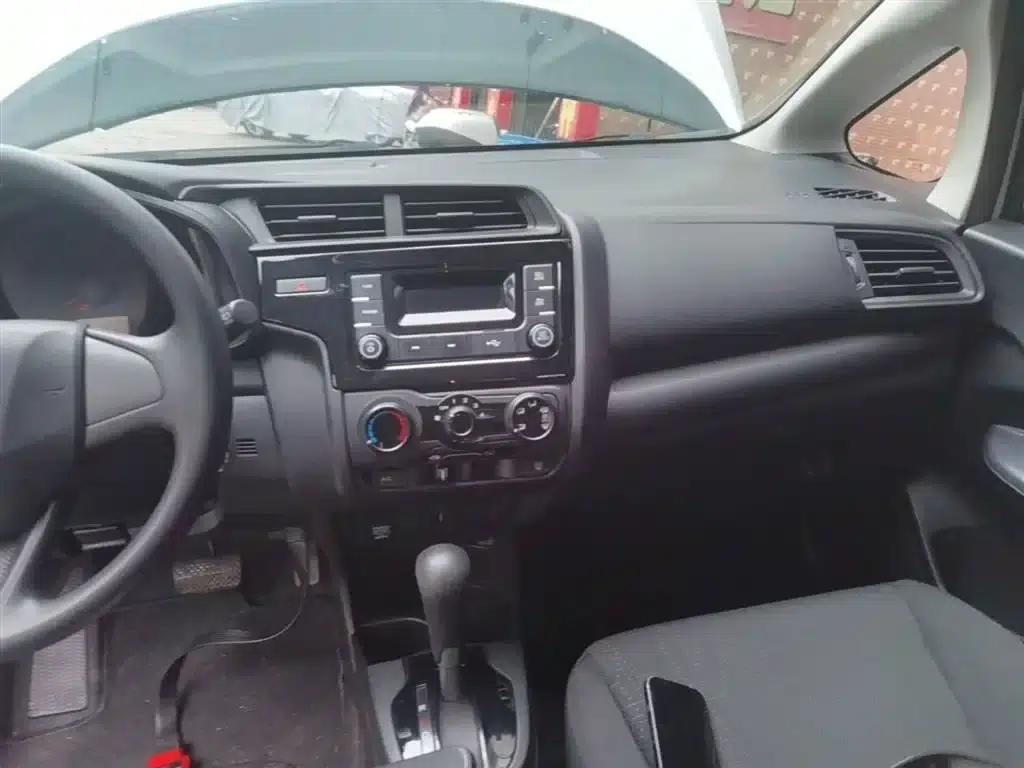 Honda Fit 2018 1.5L CVT Comfort Edition — миниатюра 13