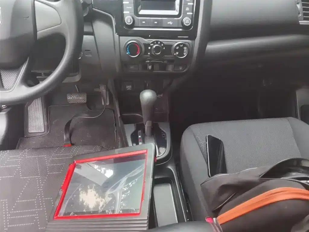 Honda Fit 2018 1.5L CVT Comfort Edition — миниатюра 14