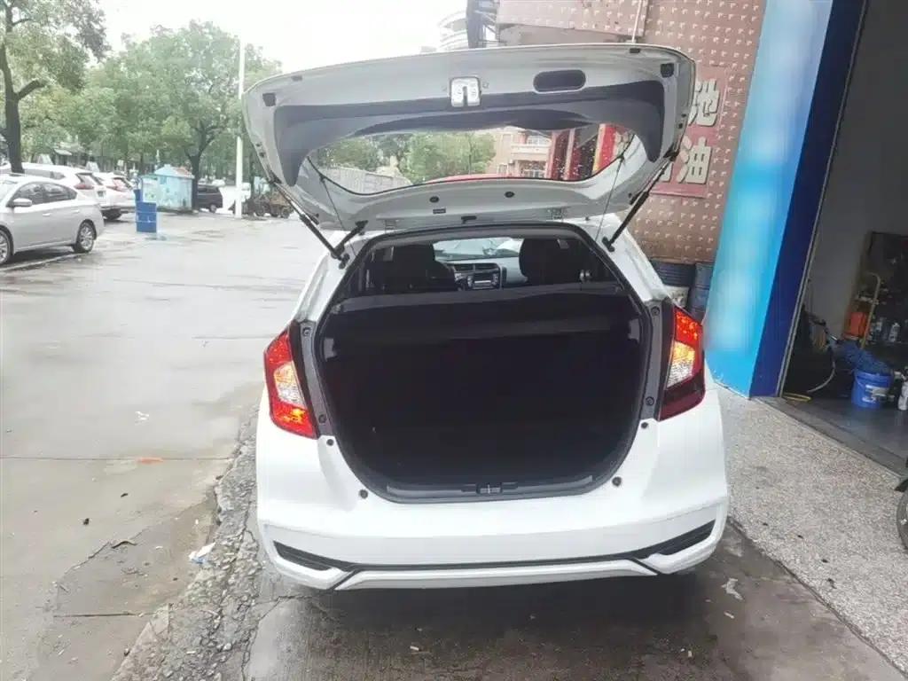 Honda Fit 2018 1.5L CVT Comfort Edition — миниатюра 19