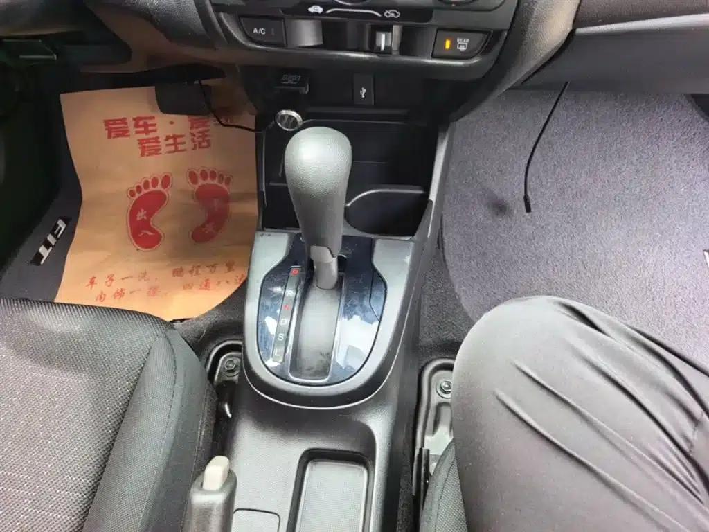 Honda Fit 2018 1.5L CVT Comfort Edition — миниатюра 14