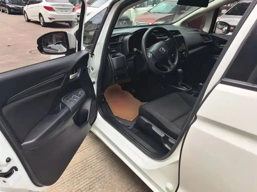 Honda Fit 2018 1.5L CVT Comfort Edition — миниатюра 16