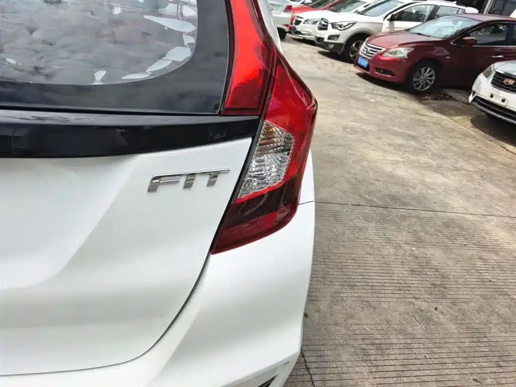 Honda Fit 2018 1.5L CVT Comfort Edition — миниатюра 8