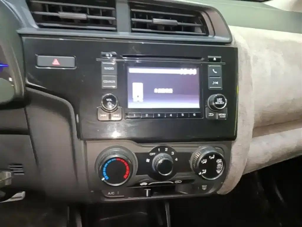Honda Fit 2018 1.5L CVT Comfort Edition — миниатюра 13