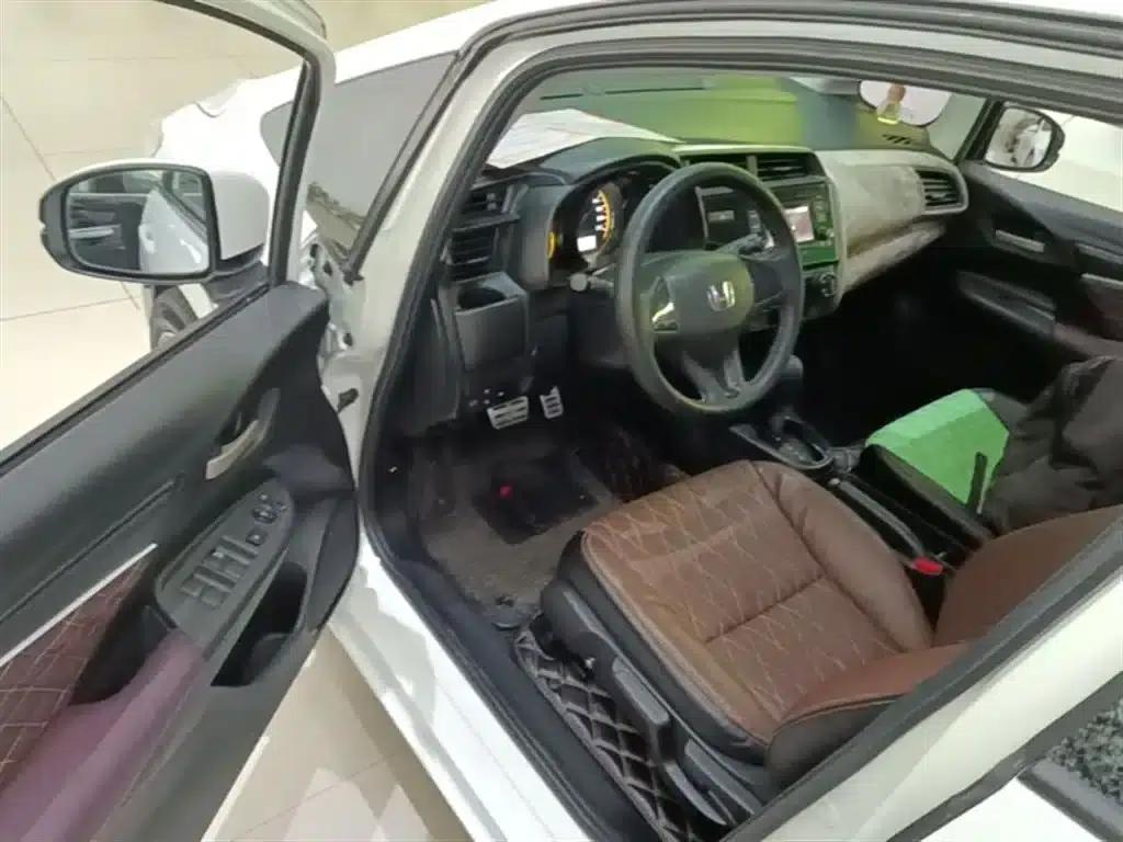 Honda Fit 2018 1.5L CVT Comfort Edition — миниатюра 16