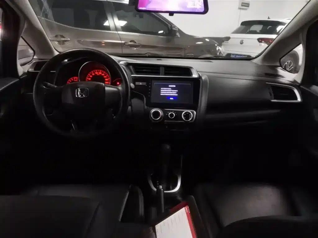 Honda Fit 2018 1.5L CVT Sport Edition — миниатюра 10