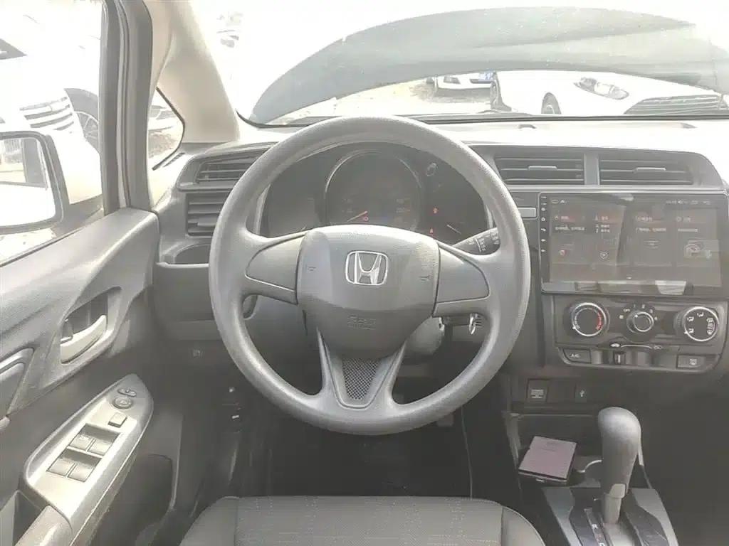 Honda Fit 2018 1.5L CVT Comfort Sunroof Edition — миниатюра 11