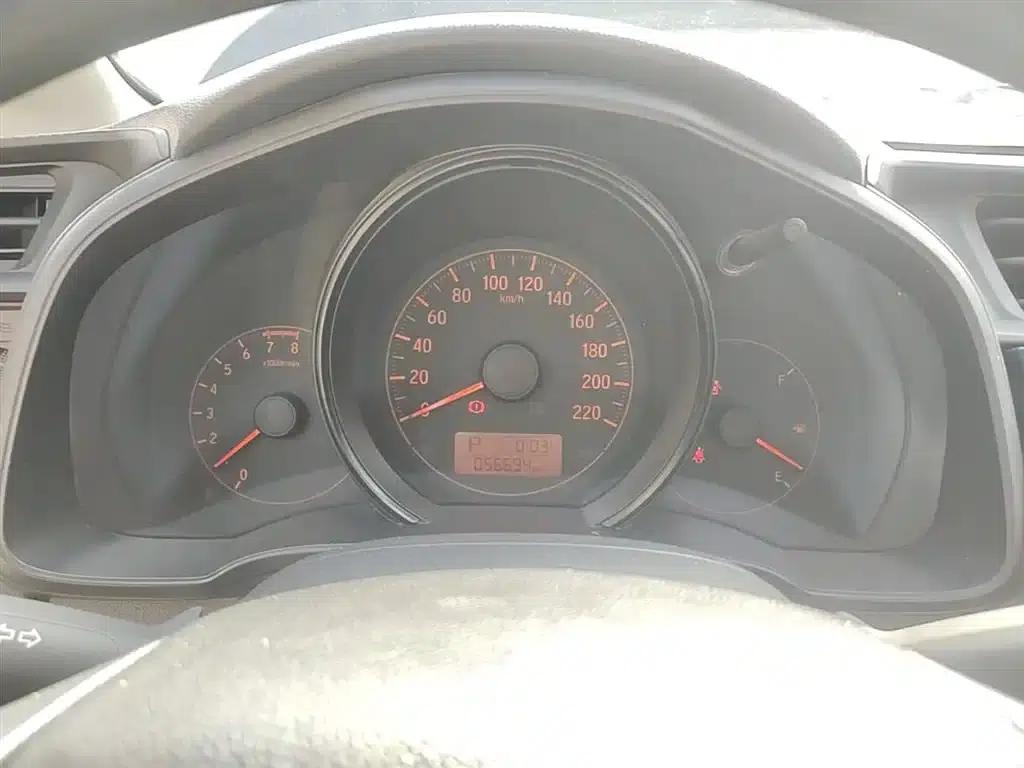 Honda Fit 2018 1.5L CVT Comfort Sunroof Edition — миниатюра 12