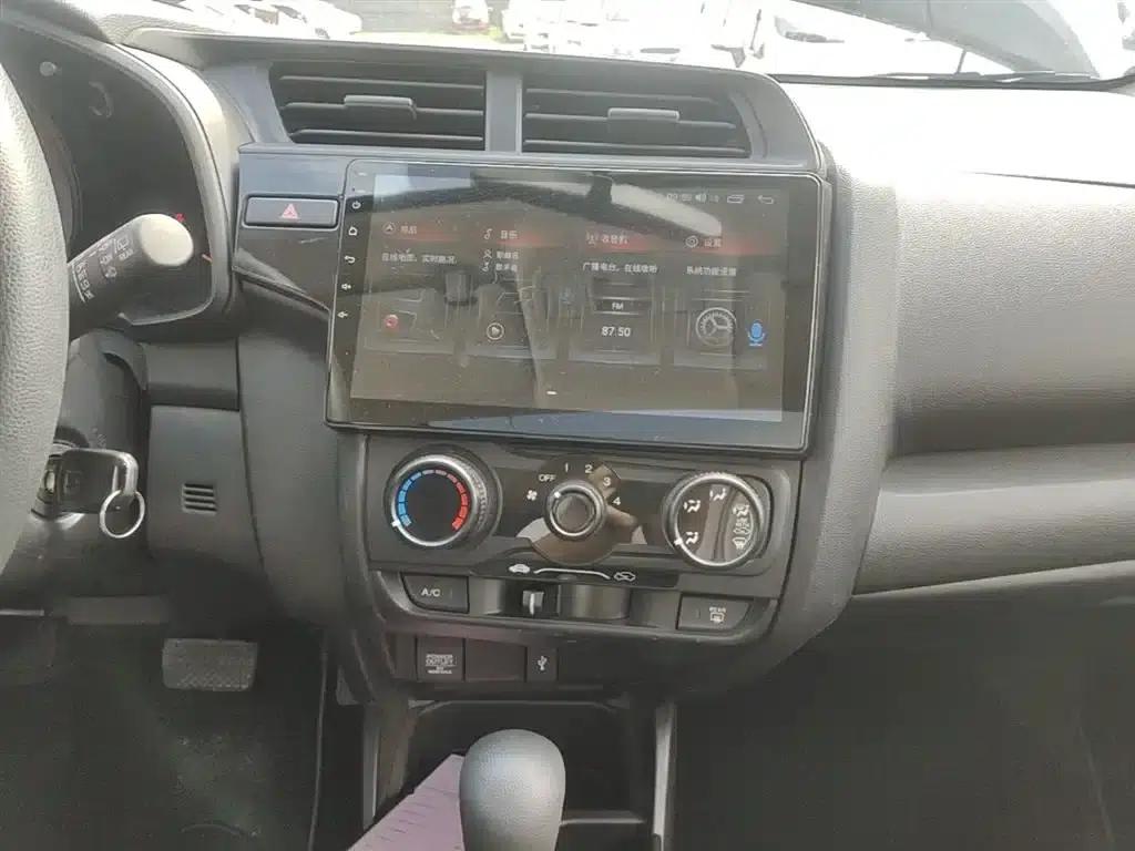 Honda Fit 2018 1.5L CVT Comfort Sunroof Edition — миниатюра 13