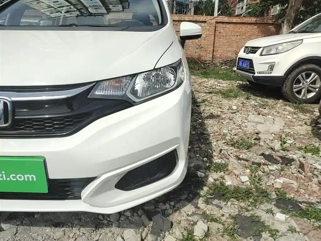 Honda Fit 2018 1.5L CVT Comfort Sunroof Edition — миниатюра 24