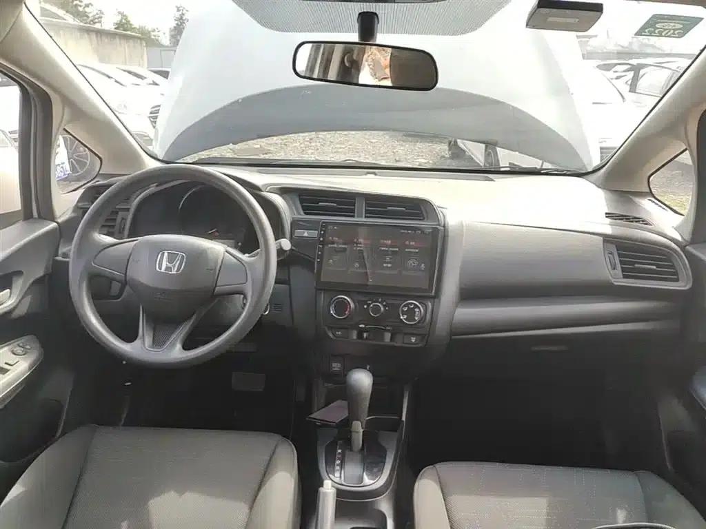 Honda Fit 2018 1.5L CVT Comfort Sunroof Edition — миниатюра 10