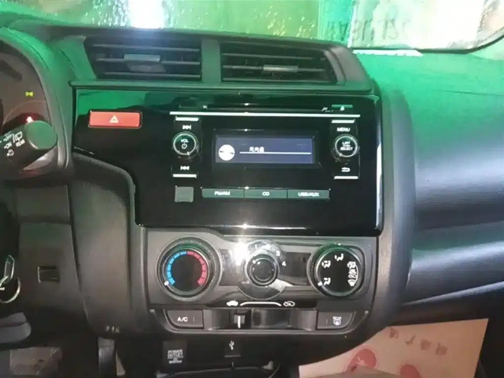 Honda Fit 2016 1.5L LX CVT Comfort — миниатюра 13