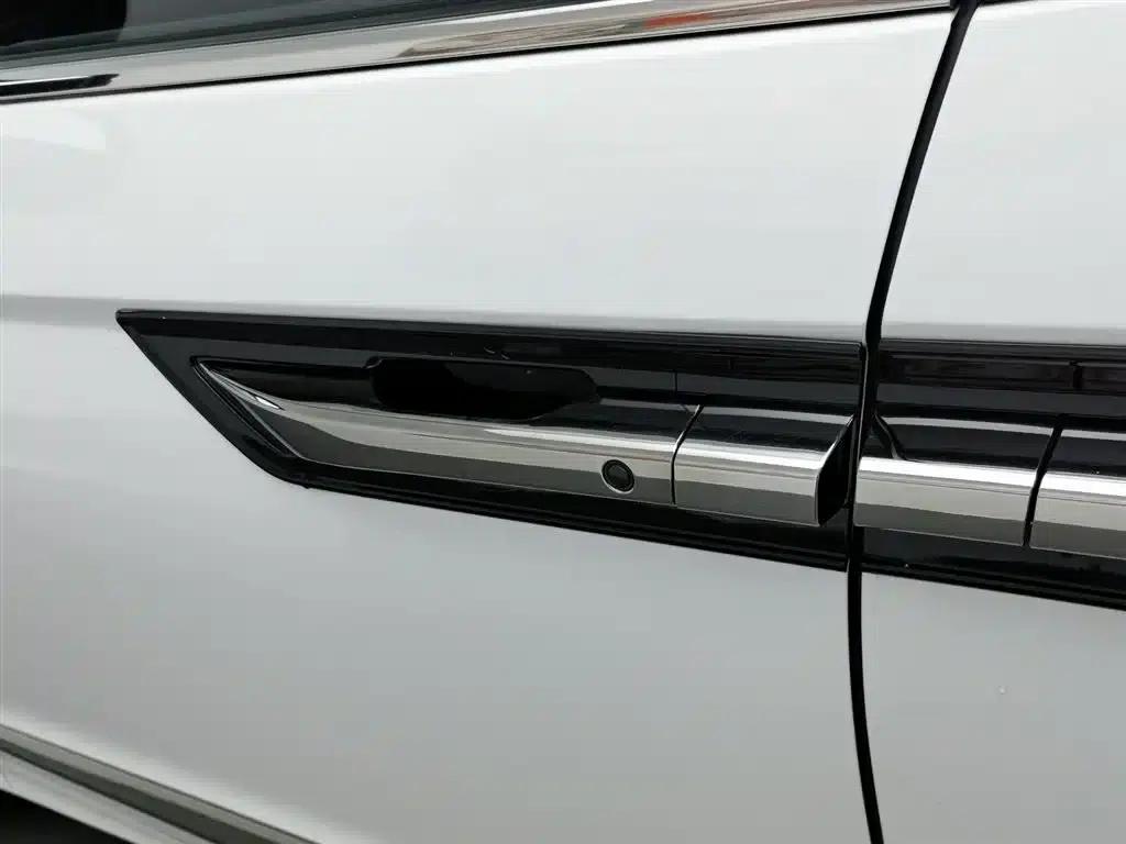 Elysion 2022 2.0L e:HEV Luxury Edition — миниатюра 18