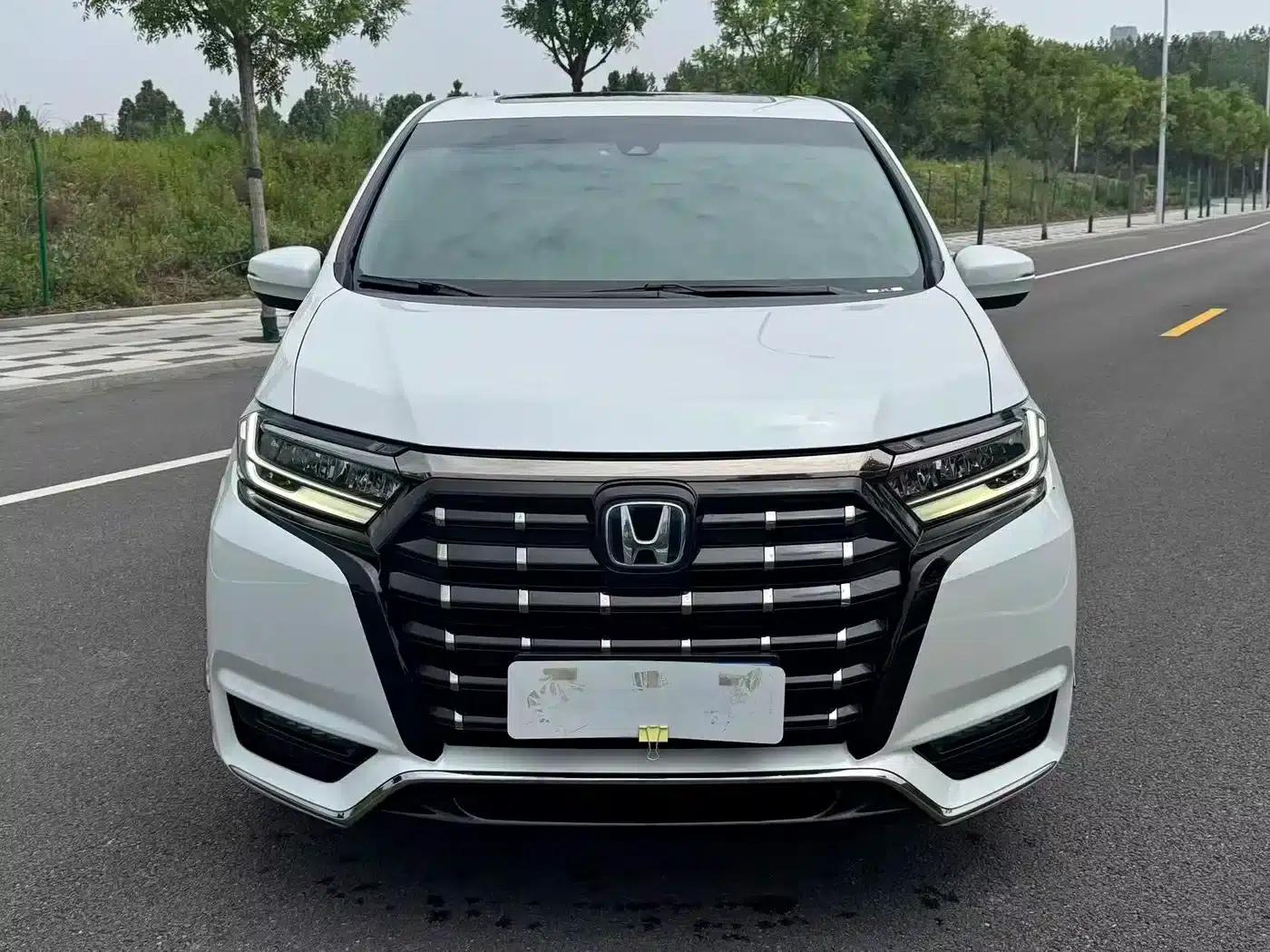 Elysion 2022 2.0L e:HEV Luxury Edition — миниатюра 2