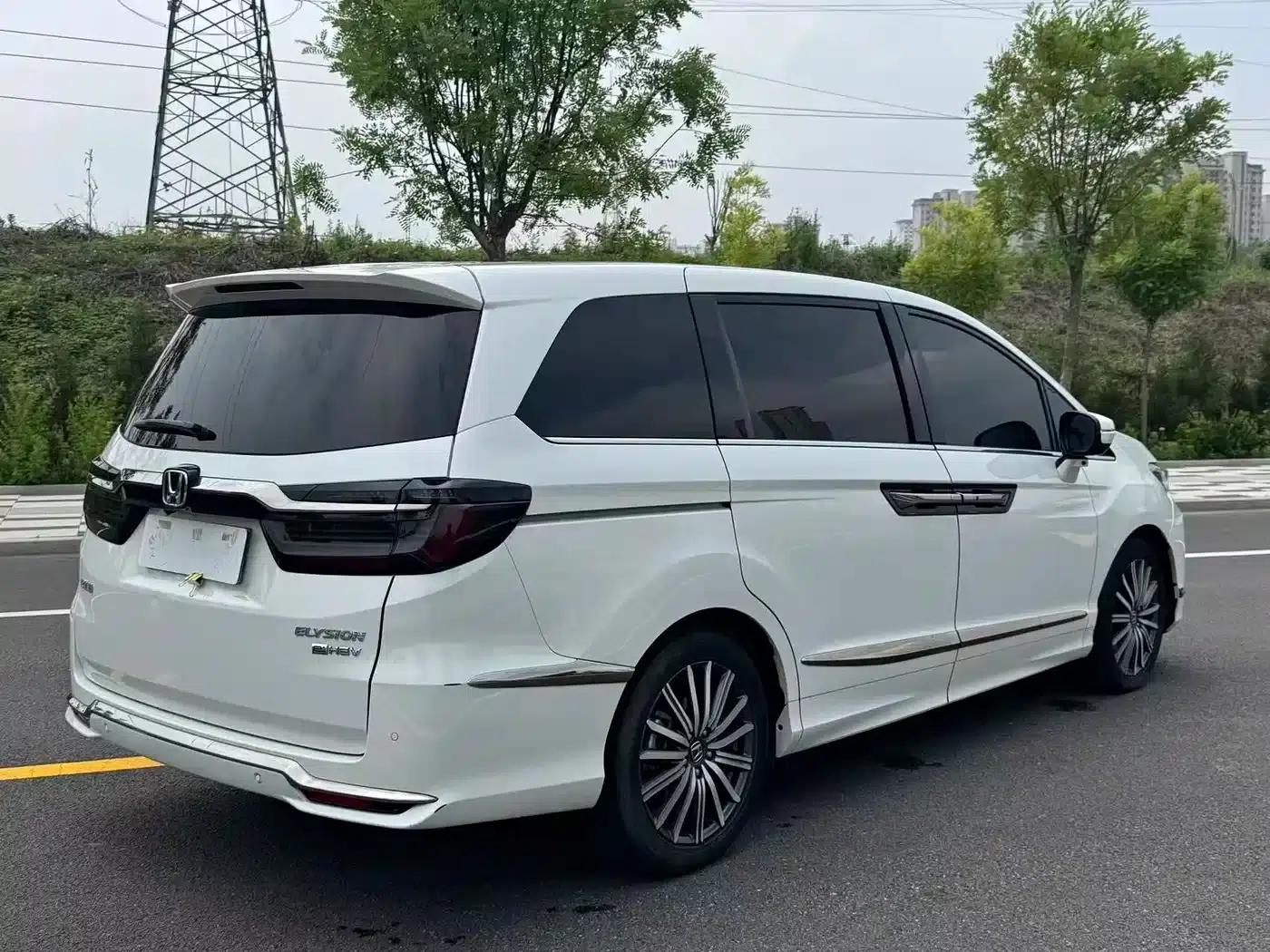 Elysion 2022 2.0L e:HEV Luxury Edition — миниатюра 8