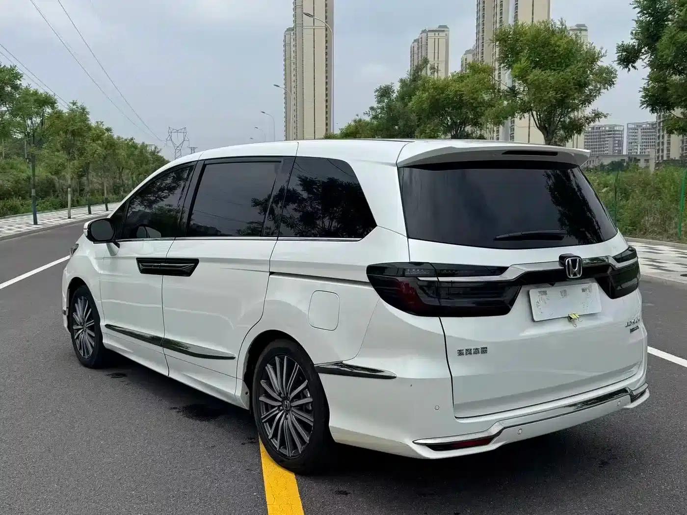 Elysion 2022 2.0L e:HEV Luxury Edition — миниатюра 9